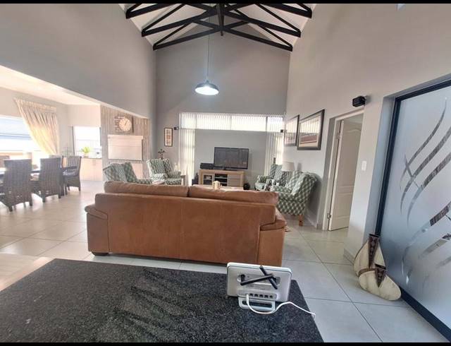 3 BEDROOM HOUSE FOR SALE IN HARTENBOS HEUWELS